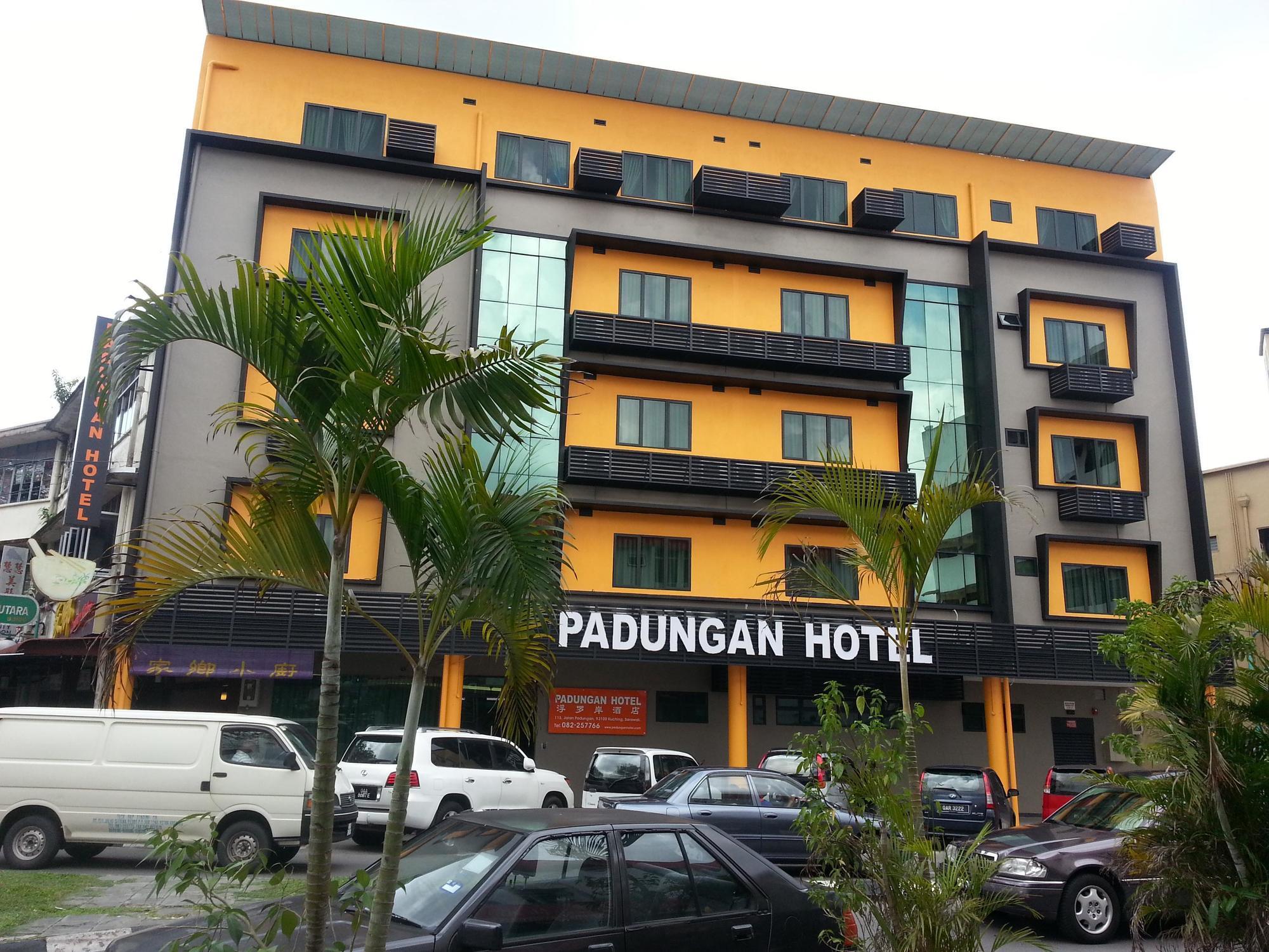 Padungan Hotel 2*