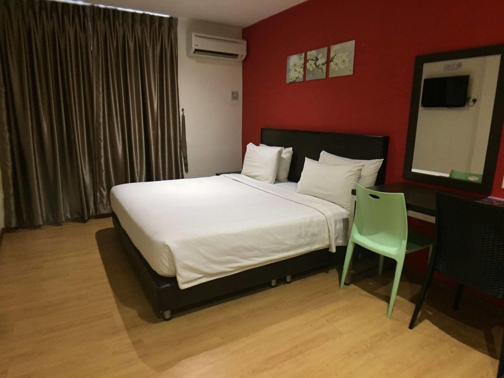 Hotel Padungan 2*